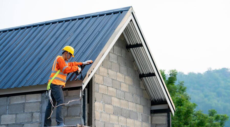 Professional gutter cleaning in Woodbridge, VA